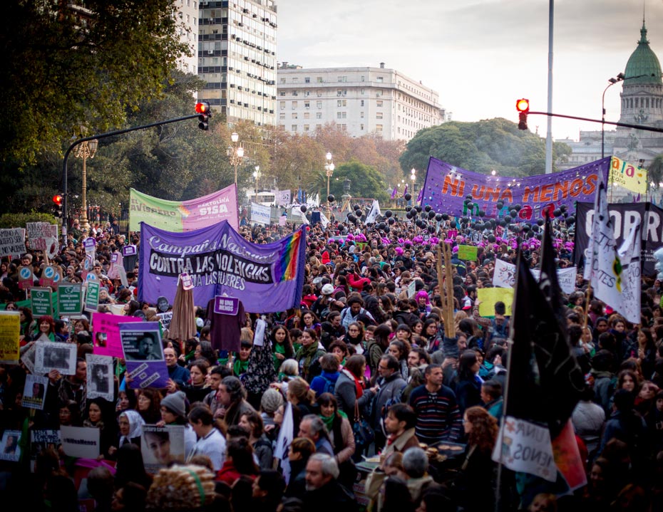 feminismo_niunamenos_1_der