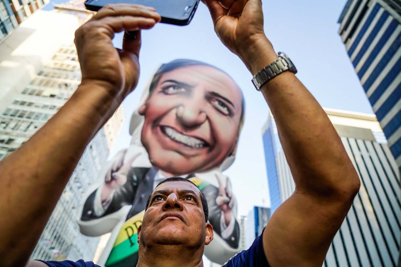 bolsonaro_viotti_caja_04