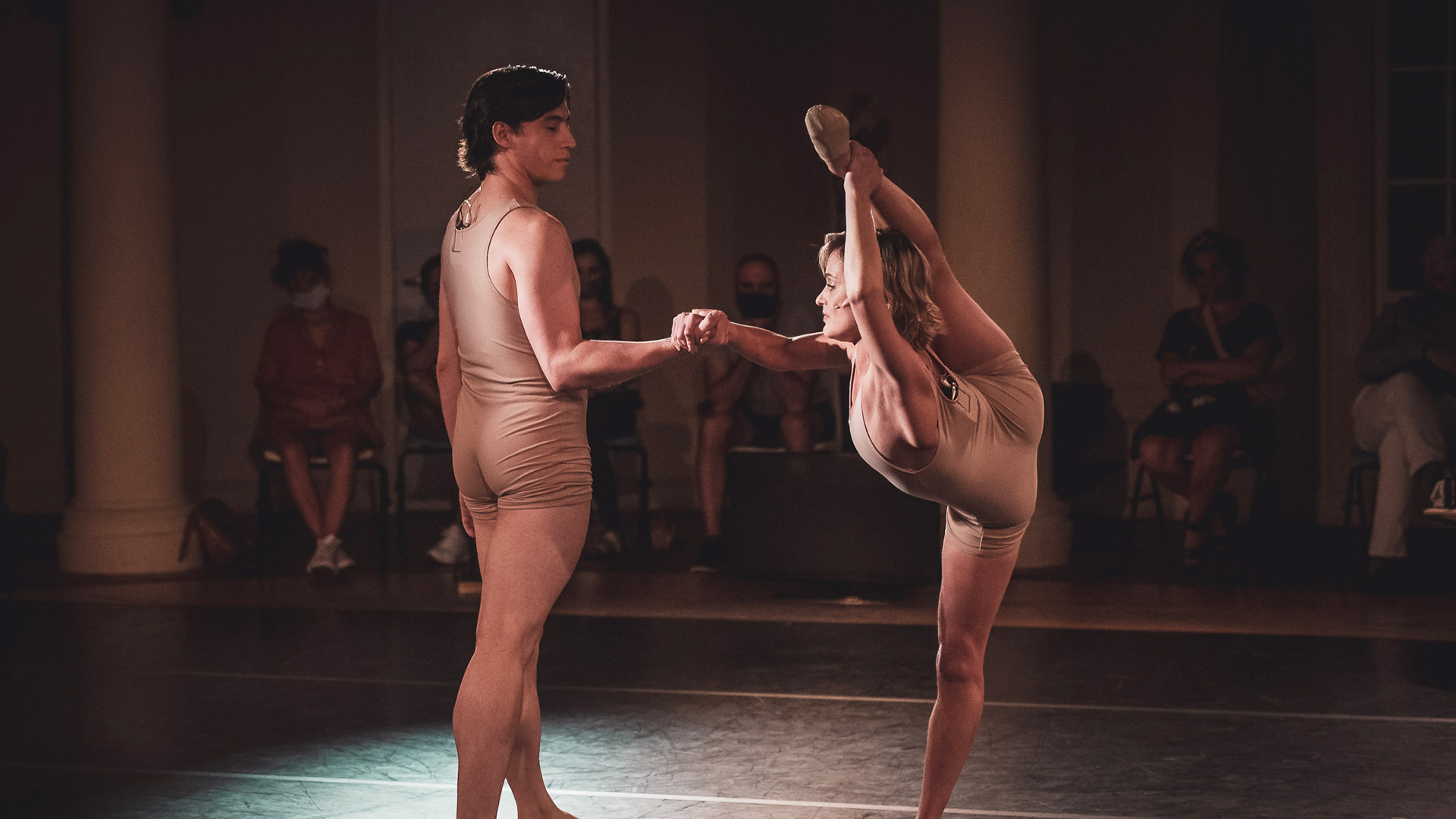 Una pista virtual para bailarines encerrados_01Port
